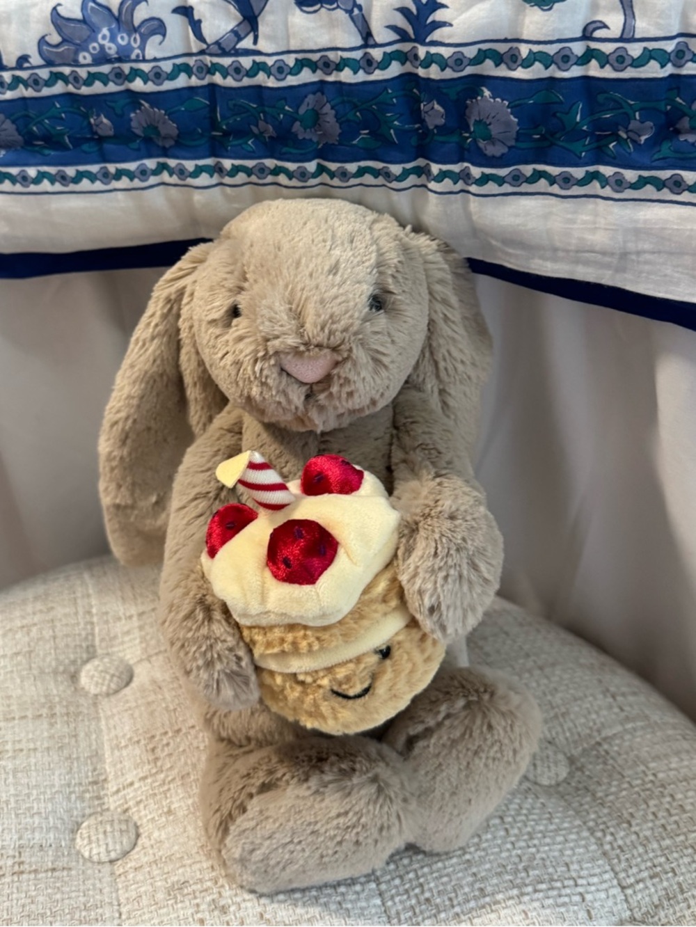 Jellycat Bashful Beige Bunny 'Birthday' BRAND NEW W TAGS